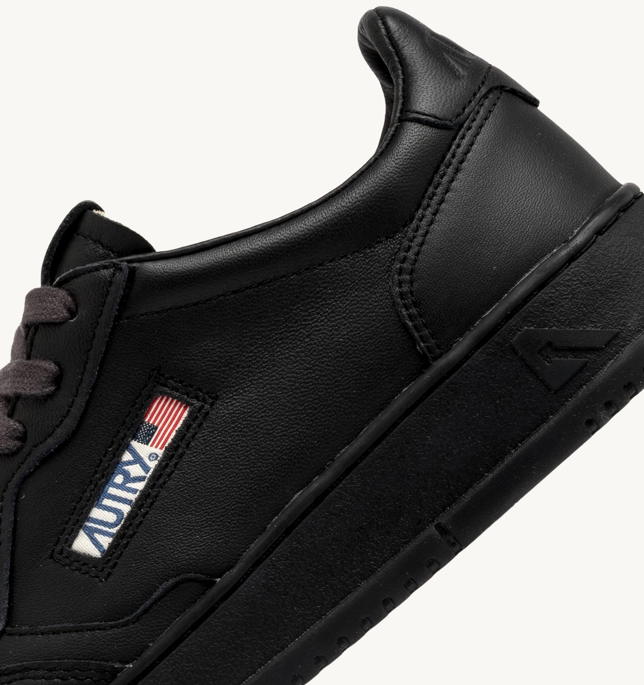 SNEAKERS MEDALIST LOW IN NAPPA METEORITE